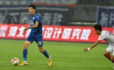 架空了莫雷洛，反而踢的更差，如果要换韩鹏，不如试试莫雷洛