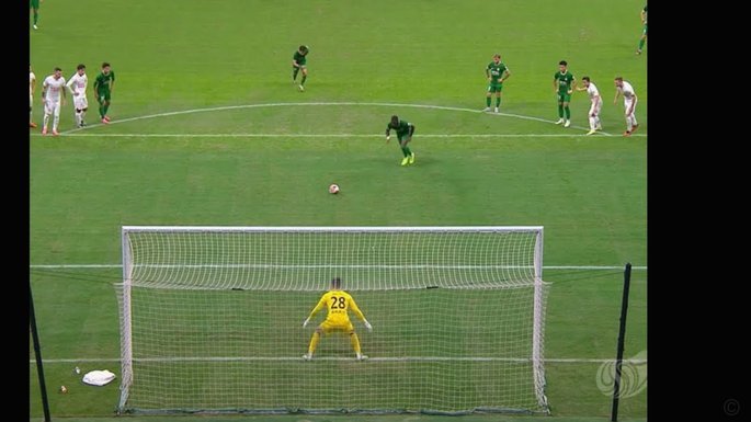 半场：国安0-0英博，阿奇姆彭造险，曹永竞染红