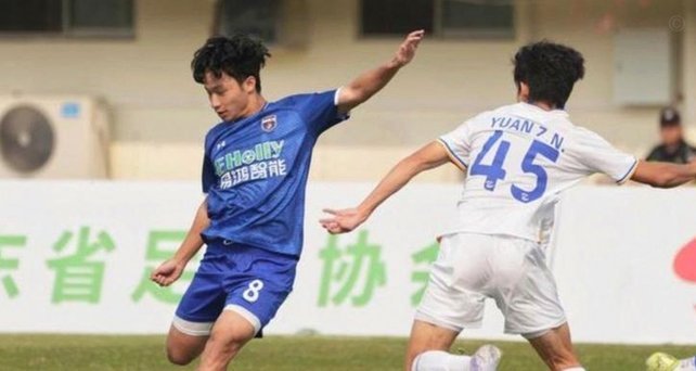 孙臣曦首发，中乙联赛广东铭途客场对阵武汉三镇B开始了