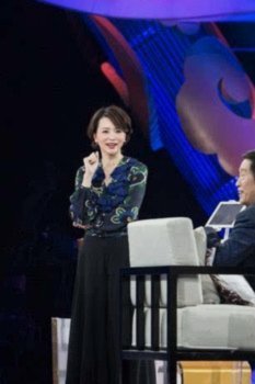 小将回国内即将参加央媒的专访：董卿面对面。